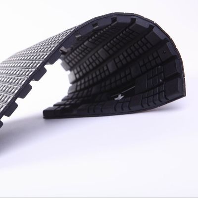 LED-flexibel scherm kan 140° worden gebogen om aan verschillende vormen te voldoen, zoals cilinder, binnenste boog, spiraal, enz.